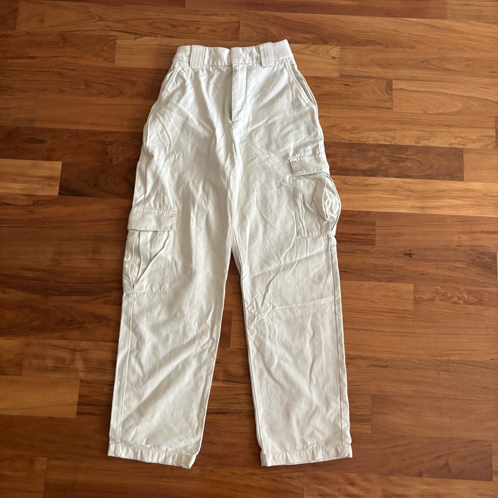 Aritzia White High Rise Jeans Casual Style